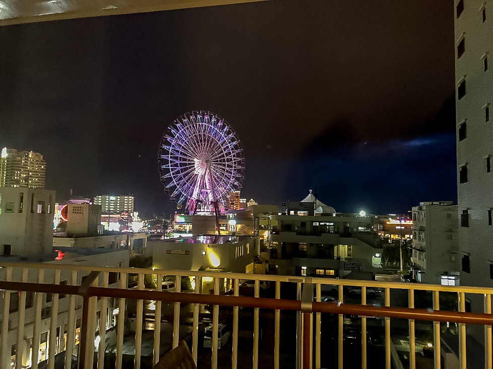 沖縄のオーガニックにこだわったリゾートホテル・テラスガーデン美浜リゾートからの夜景