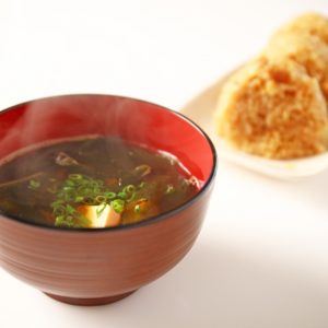 食欲の秋こそ日本食を味わう！おにぎりとみそ汁で食事バランスを整えよう！